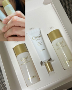 シミが目立つようになり、顔全体がモヤっとした印象になり始めた。 美容医療でケアしたいけど、金銭的余裕がそこまでないため継続は出来ないので、 まずは毎日のスキンケアをシミに効果ある成分入りを使ってみよう…のInstagram画像