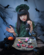 👻🎃𝕙𝕒𝕝𝕝𝕠𝕨𝕖𝕖𝕟‪🎃🦇🕸まるでトリック！？まっくろスイーツ！まっくろ！なのに、完成したら何か別の味がする、、?!?!(1番下にアンケート作ったよ!! 何味だと思う?!🤩)@kyori…のInstagram画像