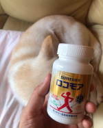 仕事と家の往復で運動不足の日々…お休みの日に愛犬との散歩に出かけたら、運動不足が祟って、あちこちが痛い…😭特に足腰膝が年々弱くなってる気がする…藁にもすがる思いで、CMでお馴染みのロコモアを試し…のInstagram画像