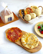 ⋆*॰¨̮⋆｡˚ 　　＼ぱん結び／さんから送っていただいた横浜にあるベーカリーESPLANさんの美味しいパン達。　　　ESPLANは《覇王樹茶屋》というお茶屋さんをされていたお店なのです…のInstagram画像