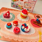 ・・【お米のねんど】ねんどでうくるケーキ屋さんセット♪小4小5の年子姉妹で作製。こういう手作りのちまっとしたものが大好きな女子！大きくなっても手作りものはやめられず…作っている時も…のInstagram画像