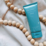 安心健康ライフ様✨薬用天然クレンジング Do White+✨美容成分91%配合の気持ちの良いクレンジングでケアするとお肌の質が高まった気がします🥺美白3大成分のビタミンC、アルブチン、…のInstagram画像
