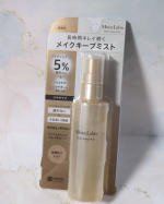 モイストラボメイクキープミスト〈ツヤタイプ〉(仕上げ用ローション)〈使用方法〉2層タイプのため容器をよく振ってからメイクの仕上げに顔から15cm程離して、顔全体にムラなくスプレーしてくだ…のInstagram画像