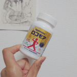 脚と膝をサポートしてくれる、サントリーの「ロコモア」！最近仕事での移動が多くて、帰ってくると脚が棒のようになっててクタクタで、、、ちょっとでも楽になるといいなって、取り入れてみています！怪し…のInstagram画像