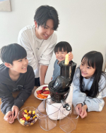 少食な我が家の子供たち👦一度にたくさん食べられない、でも栄養はしっかり摂らせたい😊そんな時にピッタリなのがスロージューサー✨✨スロージューサーの世界ブランドKuvings✨✨野菜まるごと投入で…のInstagram画像