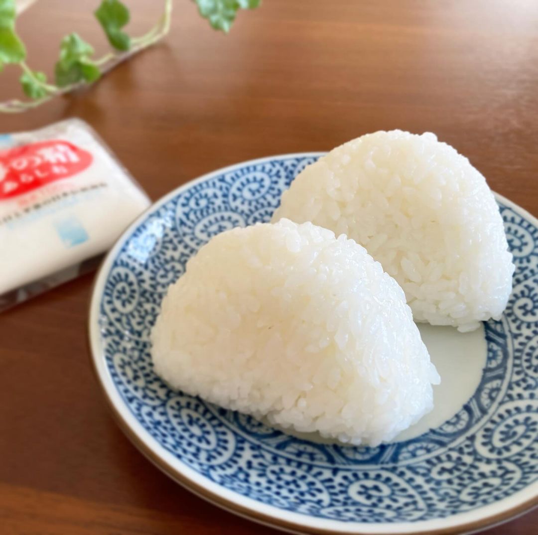 口コミ投稿：🍙・・＼海の精あらしお／伊豆大島の海水100% を原料に太陽と風と火の力を利用した伝…