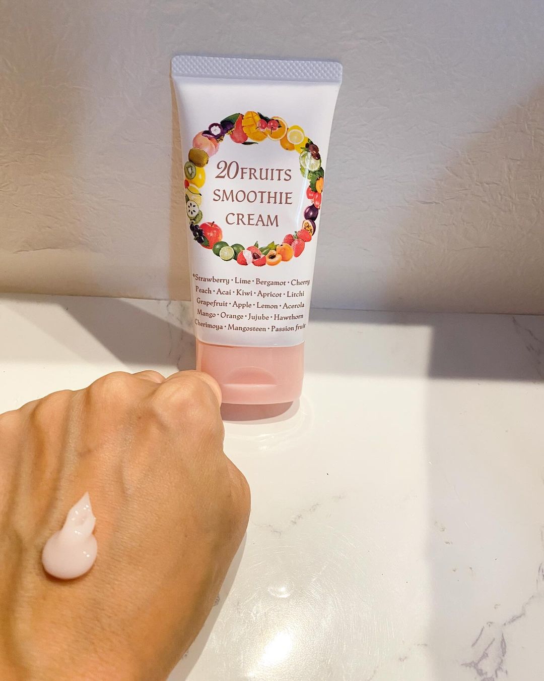 口コミ投稿：20FRUITS　SMOOTHIE　CREAMを使ってみてのレポートです！こちらは２０種類のフルーツ…