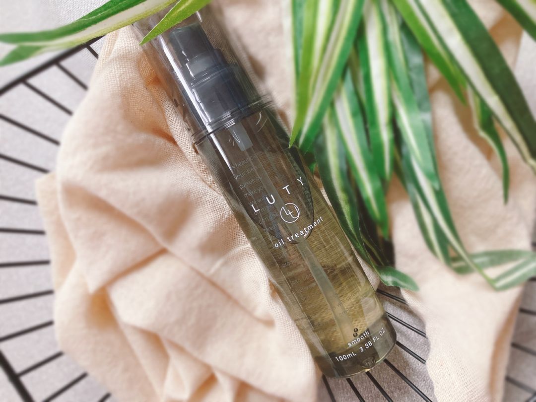 口コミ投稿：ルーティー ヘアオイル スムース🌿このオイルめちゃ気に入ってる🥰🌿しっとりするのに、…