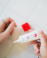 メイクは時短派なので最近はBBクリーム一択☺️私が愛用している石澤研究所さんから新たにBBクリームが発売されたよ！その名も…『毛穴撫子　毛穴かくれんぼBBクリーム』毛穴隠してくれる感、大！😂…のInstagram画像