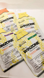 涼しくなってきたのでランニングを再開。最近はWINZONE エナジージェルをお供にしています。パウチタイプで持ち運びしやすく、バナナ1.5本分のエネルギー（115kcal）を簡単に取ることがだき…のInstagram画像