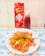 ホットケチャップタバスコ®ブランドがお届けする甘さ控えめ、ピリッと辛くてコクのある大人のケチャップジャーマンポテト風玉ねぎベーコンジャガイモおろしニンニクバターで炒め最後にホットケ…のInstagram画像