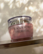 『RANRICH薬用美白オールインワン宝石ジェル』ハリ不足・シミ・小じわ対策に！🌟独自成分「透肌卵殻膜エキス」に加え「プラセンタ」や「マルチコラーゲン」、7種類の植物由来成分をリッチに配合…のInstagram画像