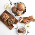 .のんびり休日のブランチは、こちら。.▶Meule à la Meule　“湘南小麦のおまかせ食事パンセット”..でした。.ーーーーー.2010年より神奈川県伊勢原市にて地元…のInstagram画像