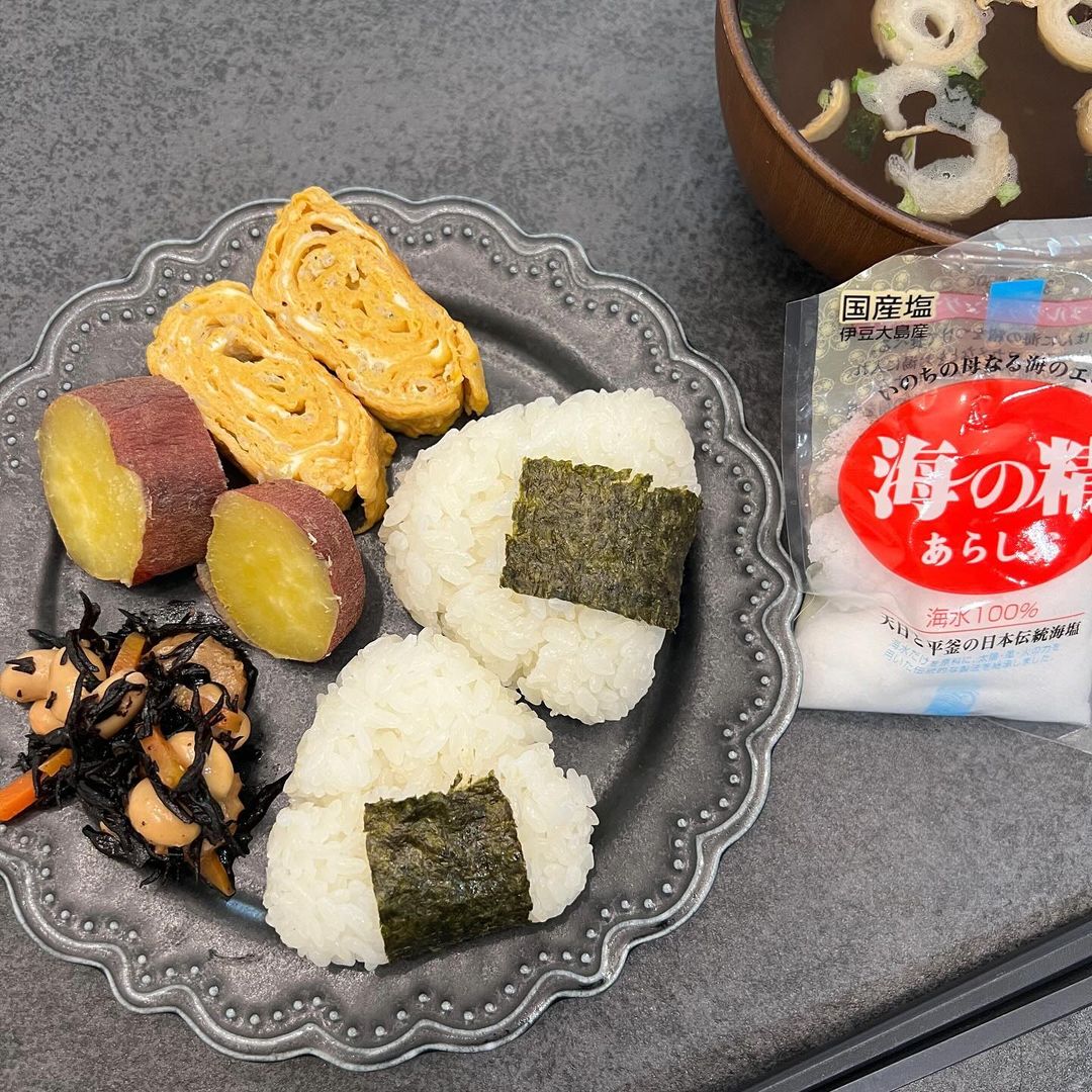 口コミ投稿：..おむすびの中でも塩むすびが1番好き🍙💓.『海の精 あらしお』はただ塩辛いだけでなく…
