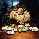 先日のランチ。パンと目玉焼きでした😊．全国の名店の冷凍パンお取り寄せサイト「ぱん結び」さんから、横浜のベーカリー「エスプラン」さんの「麹菌の力、天然酵母セット」をいただきました。．エスプラン…のInstagram画像