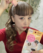 外出前のヘアセット時よりも、外出先でアホ毛が気になった時の方が活用してるかも？テンスターヘナ　白髪用カラースティック→ @tenstar.fan継続して愛用中。お出かけ時の必須アイテムとな…のInstagram画像