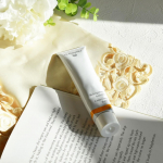 @drhauschkajapan Drハウシュカ　クレンジングバームをモニターさせていただきました。バームタイプのミネラルクレンジングなんです♪チューブ型の容器が海外っぽくて、可愛いなと思いまし…のInstagram画像