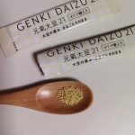元氣大豆21です❣️フラクトオリゴ糖と貝カルシウムがプラスされた栄養補助食品です！類粒でほんのり甘くて食べやすい✨サクサクしてナッツを食べてるような感じです♡ヨーグルトに混ぜて食べるのがお気に入りです…のInstagram画像