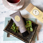 本格的なボディエステがおうちでできる温感ボディクリームBIBIDAY TEA TIMEホットボディメイククリームジンジャーティーの香り☕️マッサージに最適な高保湿タイプの温感ボディクリーム…のInstagram画像