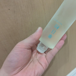 華日和（はなびより）華日和を使いだして感じた事は、どんよりしてくすんで年齢より老けて見えて悩んでた肌が明るく透明感が出てきた事です✨✨化粧水はお肌に吸い付く様に浸透し、内側から整えてくれて…のInstagram画像