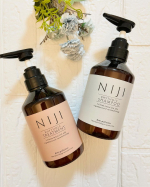 NIJIRHYTHMIC シャンプー＆トリートメント使い続けてます。シャンプーは泡立ちがとてもよく、少量で髪全体をしっかり洗えます✨😆洗い流した後の髪は指通りがなめらかで、頭皮もスッキリとした感…のInstagram画像