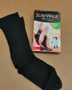 スリムウォーク　美脚メイクソックスこっそり、美脚ケアしています！！！普段のコーディネートにも合わせられるところが嬉しい！足首から上へいくほど圧力が低くなる設計で脚を軽やかに、スッキリと美し…のInstagram画像