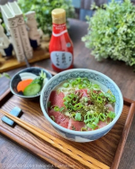 𖤣𖥧𖥣𖡡𖥧𖤣まぐろの山かけ丼で朝ごはん♪白だしで下味付けたとろろをごはんにかけ、その上にマグロのお刺身をのせ海苔、分葱をトッピング。わが家御用達、@shoda_shoyu1873 の正田のしょう…のInstagram画像