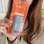 塗るワセリンマム　ワセリンスティック無香料子供のすねも気づいたらカサカサ！見た目の可愛さもあってお風呂上がり自分で塗ってくれました♪四つの無添加↓防腐剤・香料・着色料・界面活…のInstagram画像