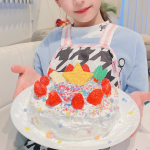 クリスマスは皆さんご予定決まってますか？我が家はやっぱり手作りクリスマス🎂が子供にウケます🫶自分でデコレーションするのが大好きな子供達♡⃛自分で作ったケーキは人一倍美味しい…のInstagram画像