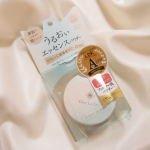 【セラフォア　エッセンスパウダー】美容液＆ミネラル成分８２％配合のプレストパウダー。ラインストーンのワンポイントがかわいいです。３色展開の内、試したのは一番明るい「ライトベージュ」。ほわ…のInstagram画像