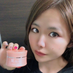 ❤️🩷面倒くさがりな私ですが、お休み前はじっくりと念入りにスキンケアをするのが楽しみ💆‍♀️最近は、今話題のタウリンという微細な針🪡配合のこちらのニードル美容液を使っています♪「ぬって、刺…のInstagram画像