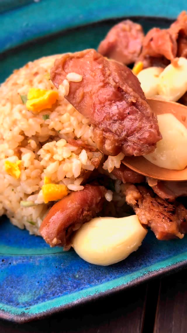 口コミ投稿：大阪王将のガーリックチャーハンに、にんにくごろごろ直火炙り焼き鳥をかけてにんに…