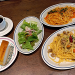 ナポリの下町食堂にてランチ♪パスタ・サラダ・フォカッチャにドリンクバーをつけても、1000〜1500円の間（パスタ次第で価格が変わります）で楽しめます☆物価高で外食を控えちゃいがちだと思いますが…のInstagram画像