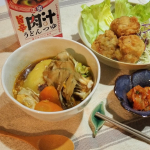 *大好きな「旨辛肉汁うどんつゆ」めちゃくちゃ美味しいから、我が家のお気に入り🎶うどんのつけつゆですが、、今日は、家にある野菜をゴロゴロッとたくさん入れて🥔🥕🥚具だくさんスープにしてみま…のInstagram画像