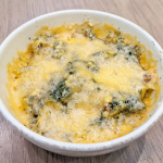 昨日の夕飯。友人からのおみやげで豆腐屋さんのしっとりおからを頂いたので、玉ねぎ、鴨、人参、マヨネーズを混ぜて、青のりとチーズのせてみた☆  とっても美味しかった～😋#PR #野菜をMOTTO #野…のInstagram画像