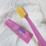 スイス発！カラフルでフレッシュな歯みがき＆歯ブラシセット【クラプロックス BE YOU】歯ブラシの毛先は超極細毛！その直径は0.1mm～0.15mmそして毛の植毛本数は普通の歯ブラシの約…のInstagram画像