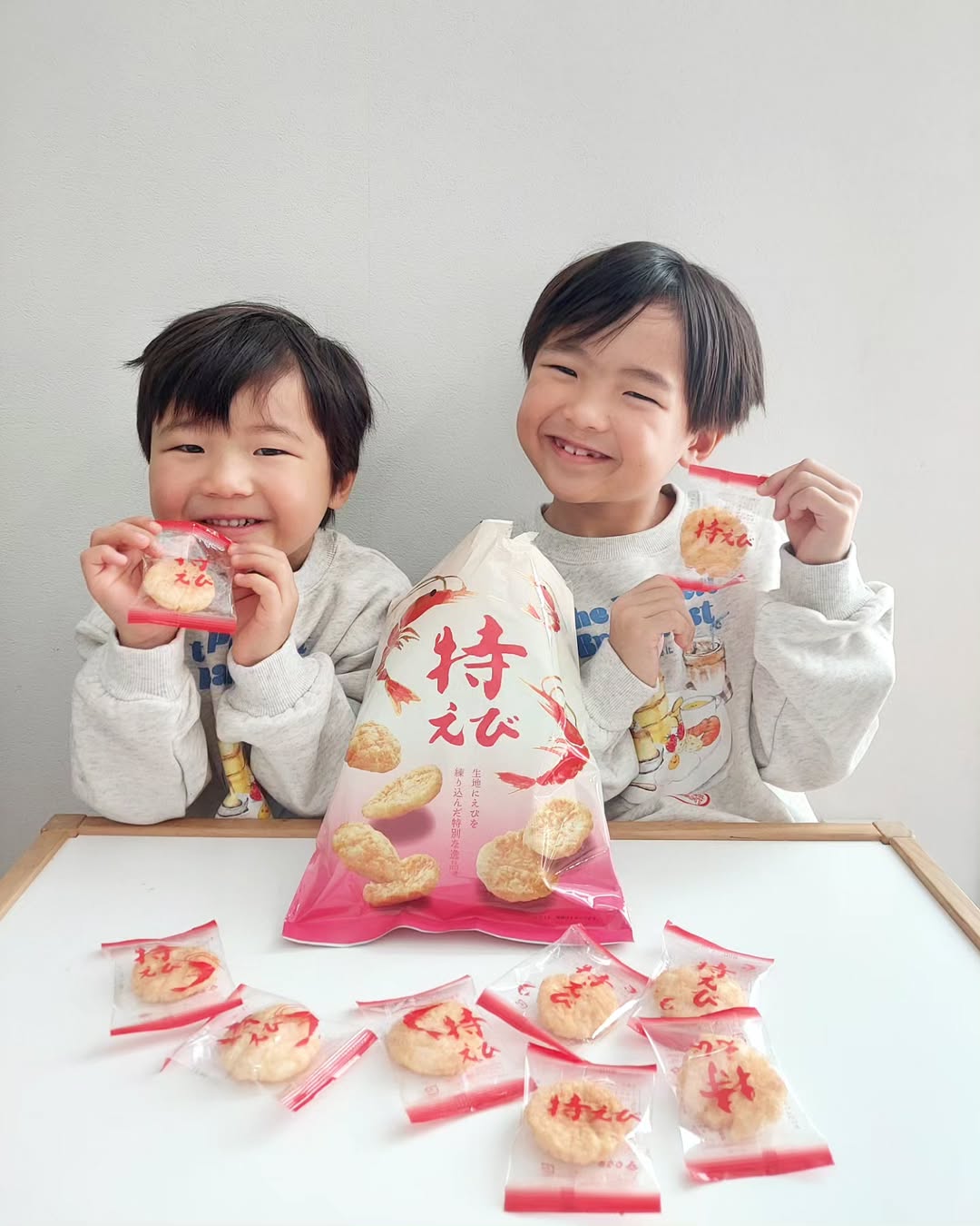 口コミ投稿：【特えび 袋入り】めちゃくちゃ濃厚でとっても美味しくてこどもたちとすぐにペロッと…