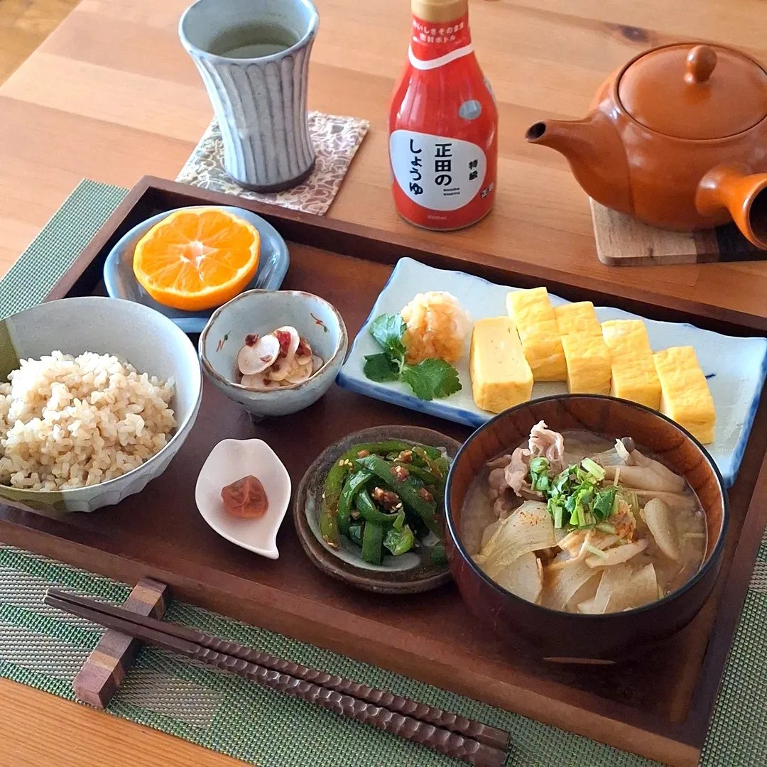 口コミ投稿：.休日の朝ごはんは、中途半端に残ってる野菜を全部ほりこんで豚汁に🍜 人参がなかった…