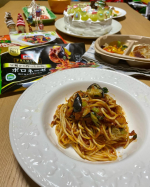 先週は色々あって、美味しくてヘルシーな冷凍食品に助けてもらいました。木曜日に娘が頭と膝から血を出して泣きながら帰宅。なぜか近所のガソリンスタンドのお兄さんも引き連れて、、聞いたら下校中にガソ…のInstagram画像