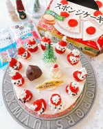 ．ひと足早くクリスマスケーキ🎂⁡⁡先日子どもたちとクリスマスケーキを作ったよ(*ˊ˘ˋ*)⁡⁡使ったのは、共立食品さんのスポンジケーキ6号サイズ⁡⁡スライスされていてとっても…のInstagram画像