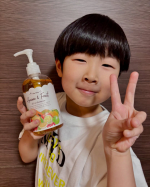 .アミノ＆フルーツオールインシャンプーミーアニーナ🍊開けた時からめちゃくちゃ良い匂いで坊ちゃんも喜んでたこちらアミノ酸洗浄成分＋天然の洗浄成分（ソープナッツ）の優しい泡で洗えるしかも…のInstagram画像