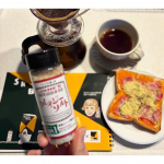 『クレイジーソルト🧂　　& Sketch Book 📕 ✒️』#提供 ↓コラボ日本緑茶センター文具✏️メーカー：マルマン粉末だと使いやすいどんな料理にもばっぱっとかけるだけステーキ…のInstagram画像