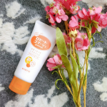 めちゃいい香り〜〜〜🥰🥰🥰🍊✨フレッシュシトラスの香りと表記されてるけど、オレンジのアロマの精油みたいな香りでめちゃくちゃ癒されるこちらは✨ロゼットゴマージュ ブライトピール🙆‍♀️使い方は…のInstagram画像