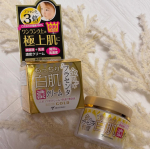 乾燥による老け顔とサヨナラしたい💦毎日保湿しているつもりなのに、「顔がくすんで見える……」「目元にハリがなくてシワっぽい……」「季節の変わり目はお肌がゆらぐ……」そんな大人ならではのお悩みを…のInstagram画像