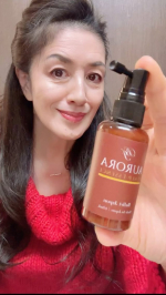 プロのスタイリスト＆サロン、そしてプロバレリーナから絶賛の✅オーロラスカルプ エッセンス続けてます❣️いつも髪は上げてることの方が多いから1番薄毛が気になる生え際は念入りに、そして洗髪後は頭皮全体…のInstagram画像