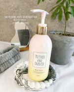 お風呂後のカッサカサ乾燥肌に️𓂃꙳⋆˗ˏˋ  MOTHER AND DAUGHTER ˎˊ˗ 𓂃BODY MILK𓂃親子のかけがえのないコミュニケーションを演出するコスメブランド🍑◌˳𓇬…のInstagram画像