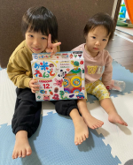 子ども達の大好きな粘土！！少し早いクリスマスプレゼントになりました🎁⋆*お米でできてるから安心だよね！想像より柔らかく色もはっきりしていてリアルに作ってくれました！おにぎり、厚焼き玉子、目玉焼…のInstagram画像