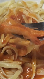 茹でた生パスタに湯せんで温めたパスタソースをあえるだけ！冷凍生パスタ＆ソース「nest（ネスト）」厳選4種のプレミアムパスタセット✨蟹のトマトクリームパスタをランチに夫といただきました😋蟹の身…のInstagram画像