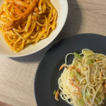 .ニップンの冷凍パスタ＆ソース「nest （ネスト）」シリーズ🍝凍ったままパスタを茹でてソースと和えるだけの超時短で簡単✨蟹のトマトクリームと桜えびのペペロンチーノを食べたけど生パスタ…のInstagram画像