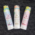 株式会社マックスさんの、泡ねんど 遊べるボディソープ😆いちご、ぶどう、無香料タイプをお試しさせていただきました！缶を振ってポンプを押すと、モコモコの泡が！！いちごとぶどうはとっても良い香り😍…のInstagram画像